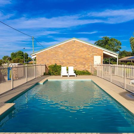 All Travellers Motor Inn Coonabarabran Esterno foto
