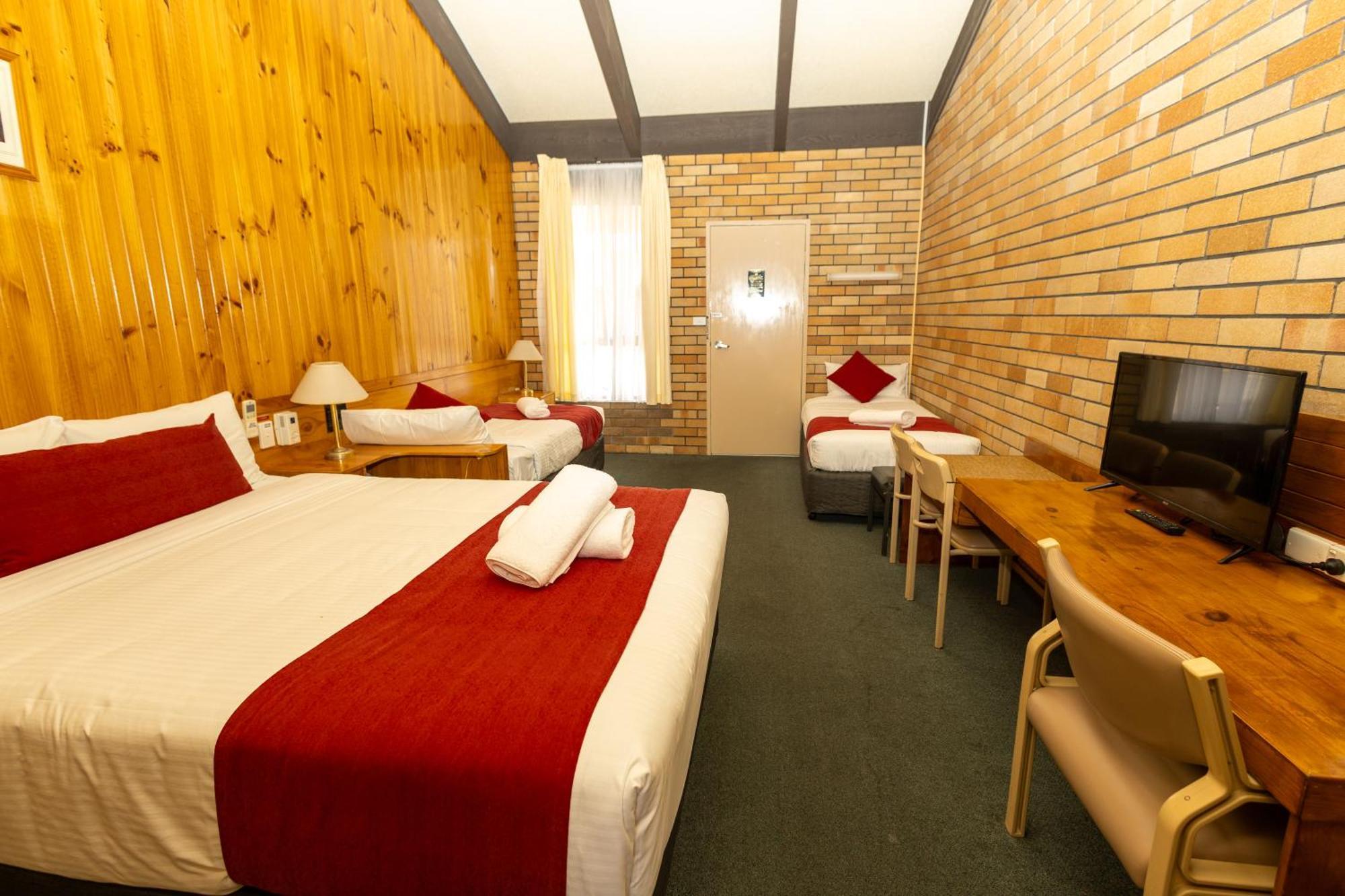 All Travellers Motor Inn Coonabarabran Esterno foto