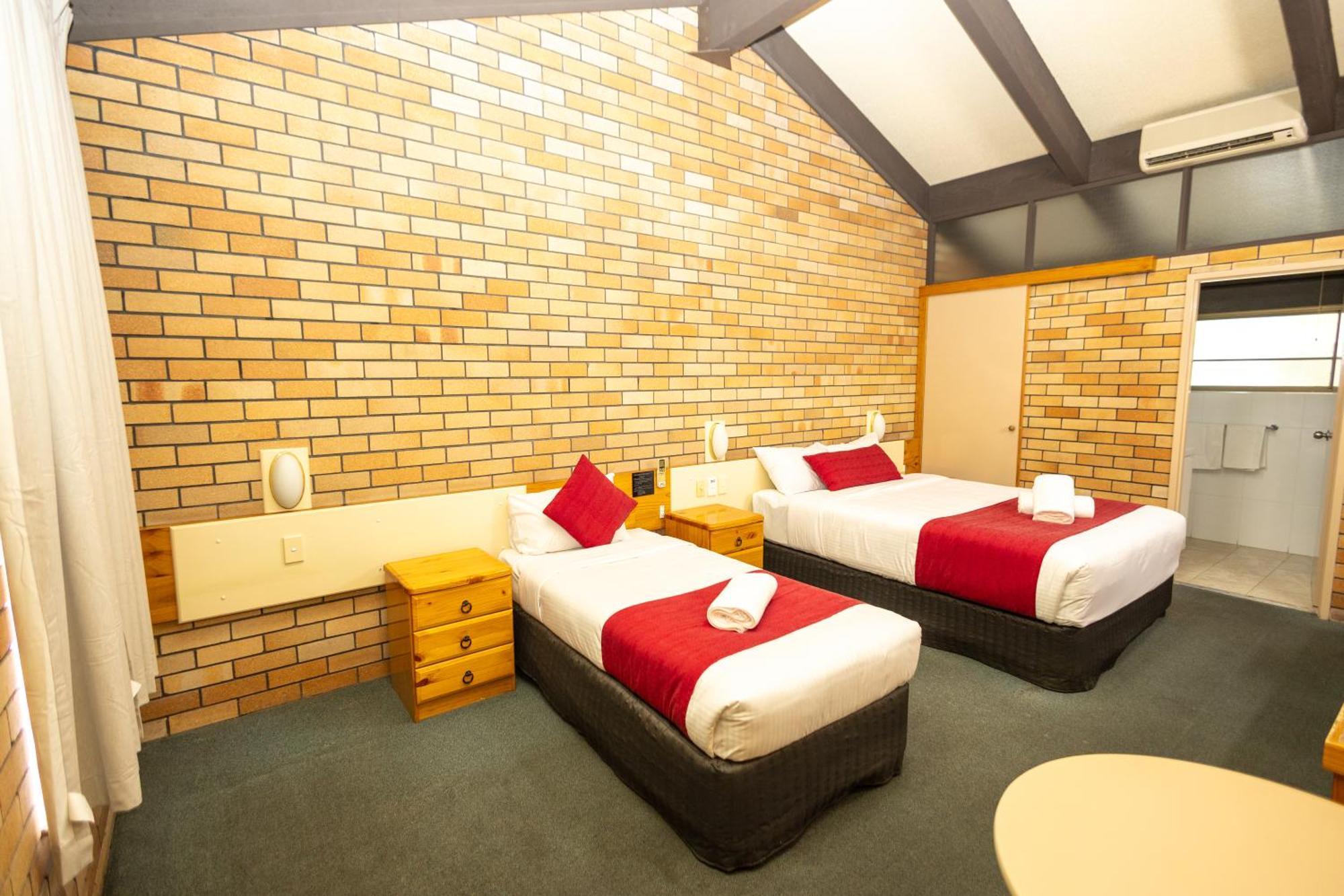 All Travellers Motor Inn Coonabarabran Esterno foto