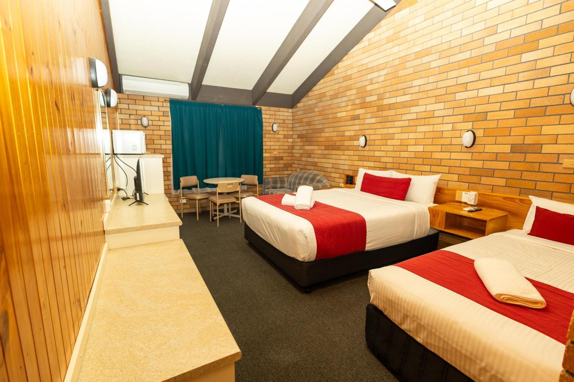 All Travellers Motor Inn Coonabarabran Esterno foto