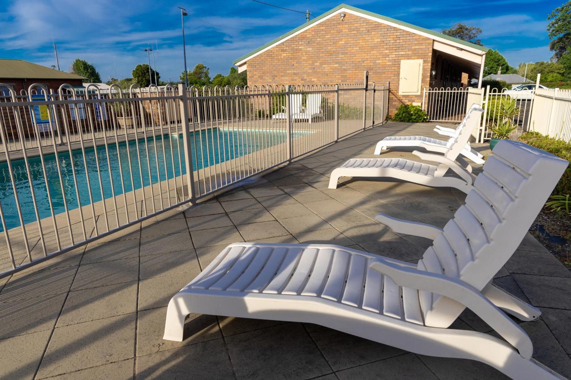 All Travellers Motor Inn Coonabarabran Esterno foto