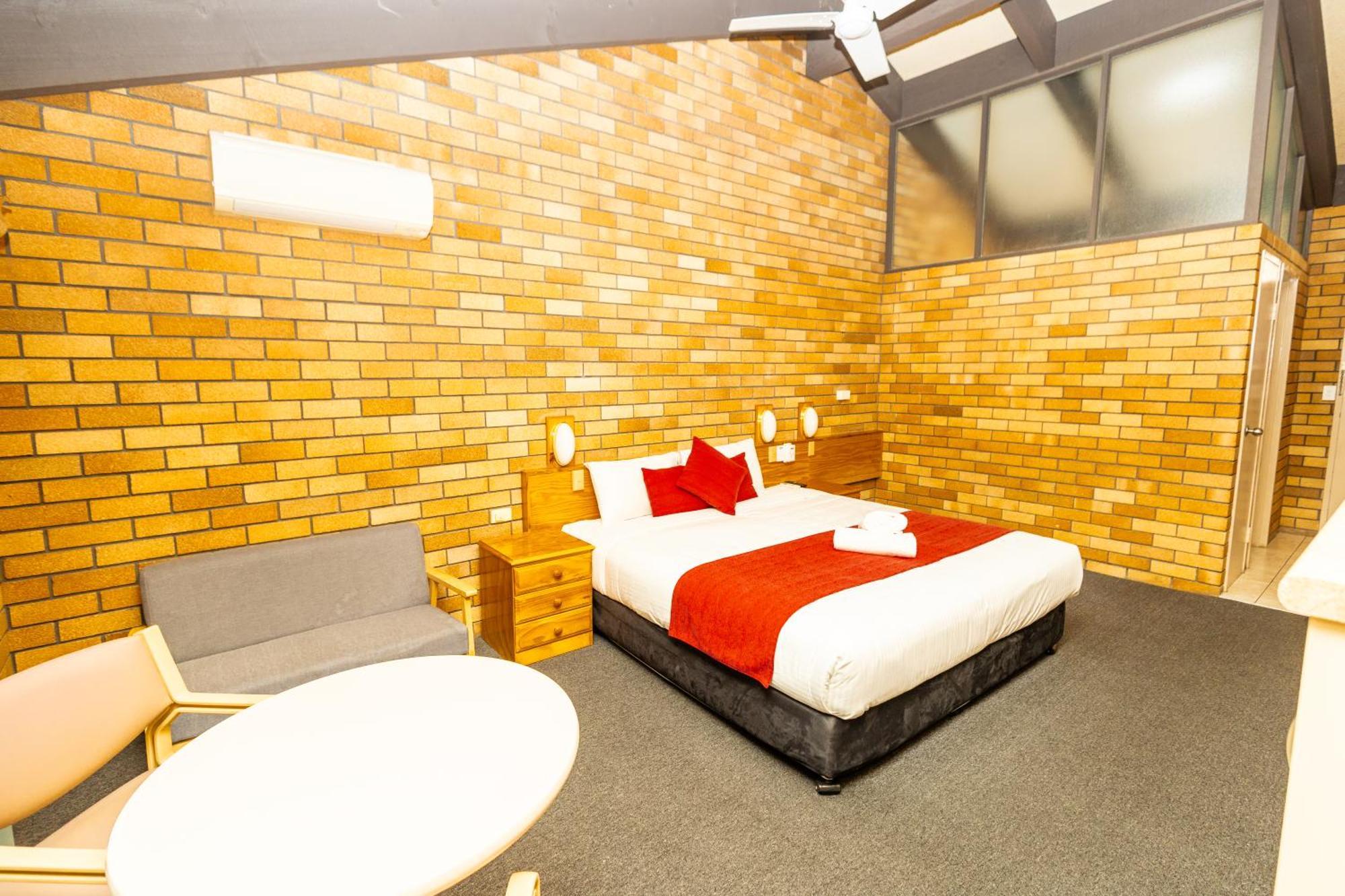 All Travellers Motor Inn Coonabarabran Esterno foto